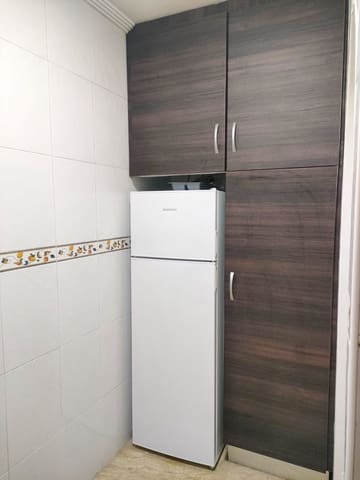 2 Zimmer Wohnung zu vermieten in Torrevieja mit Pool - 800 € (Ref: 9815472)