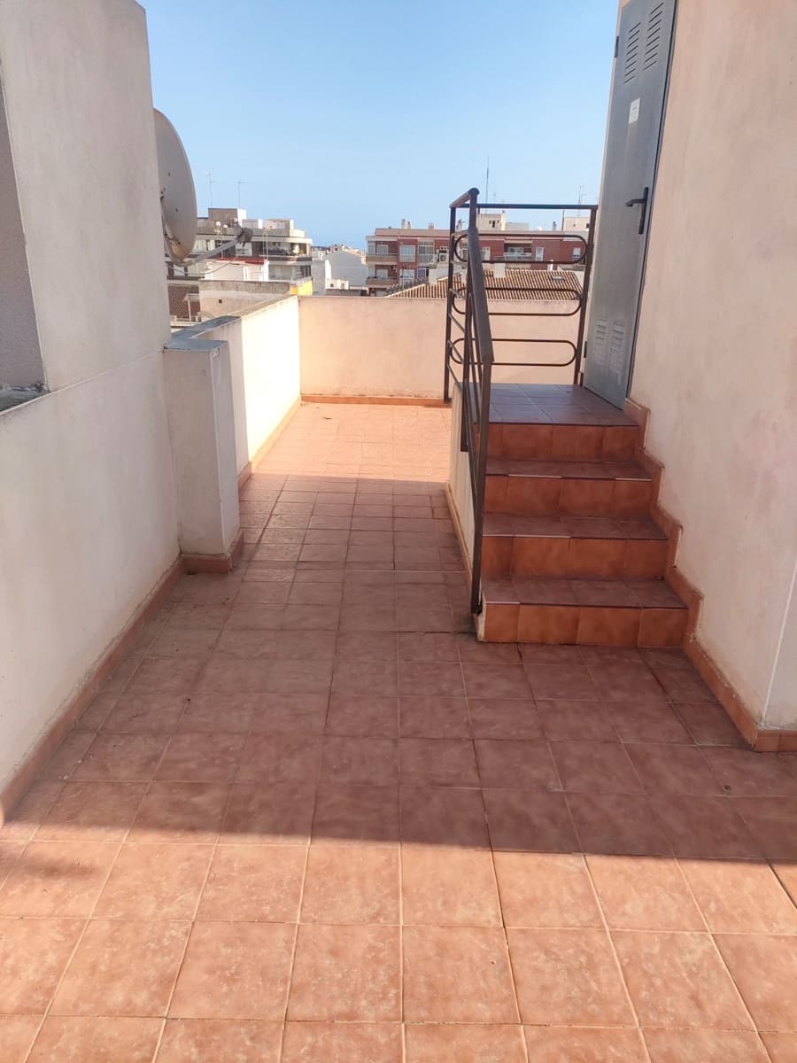 2 quarto Apartamento para arrendar em Torrevieja com piscina - 800 € (Ref: 9815472)