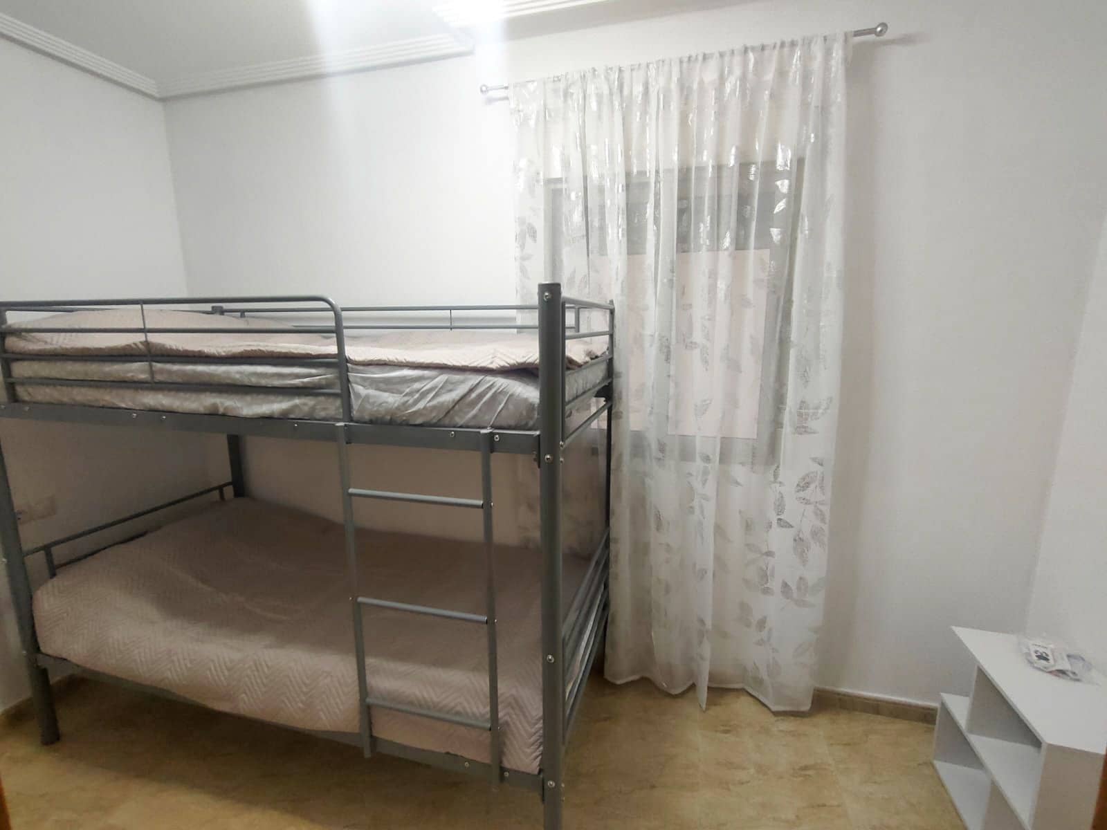 2 quarto Apartamento para arrendar em Torrevieja com piscina - 800 € (Ref: 9815472)