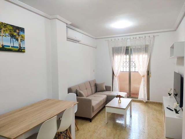 2 Zimmer Wohnung zu vermieten in Torrevieja mit Pool - 800 € (Ref: 9815472)