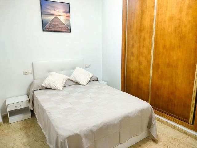 2 Zimmer Wohnung zu vermieten in Torrevieja mit Pool - 800 € (Ref: 9815472)