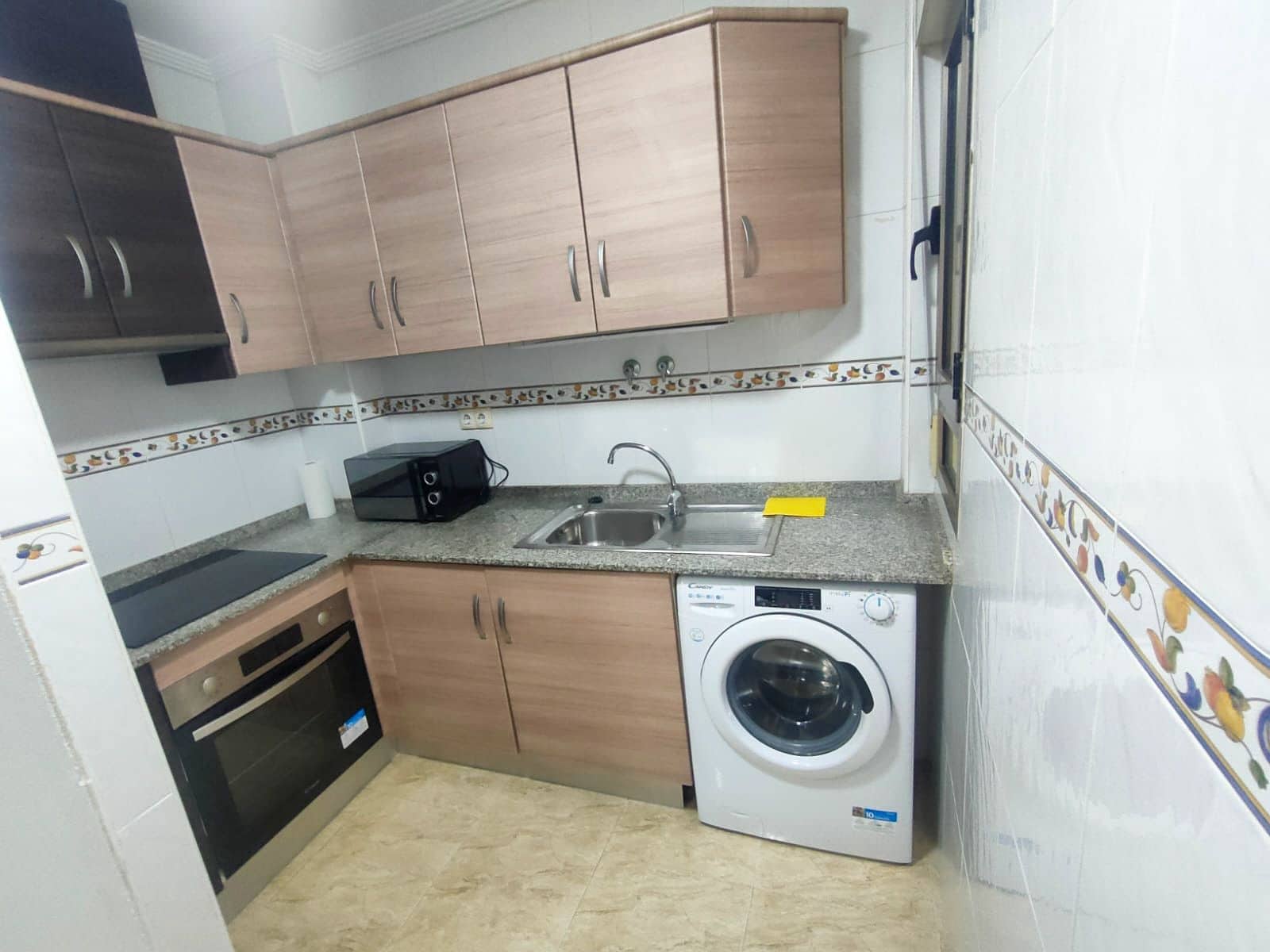 2 quarto Apartamento para arrendar em Torrevieja com piscina - 800 € (Ref: 9815472)