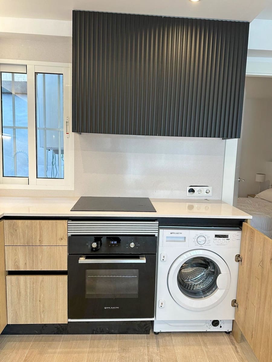 2 quarto Apartamento para arrendar em Torrevieja - 950 € (Ref: 9816973)