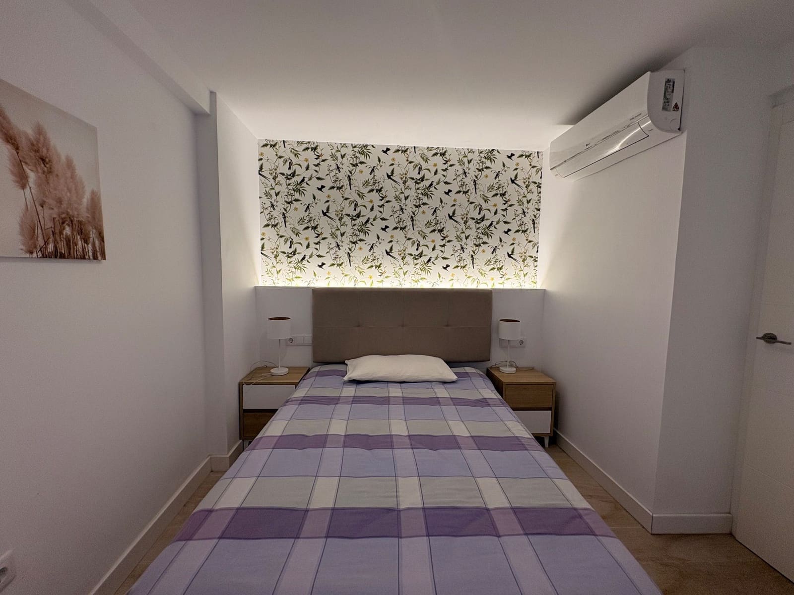 2 bedroom Flat for rent in Torrevieja - € 950 (Ref: 9816973)