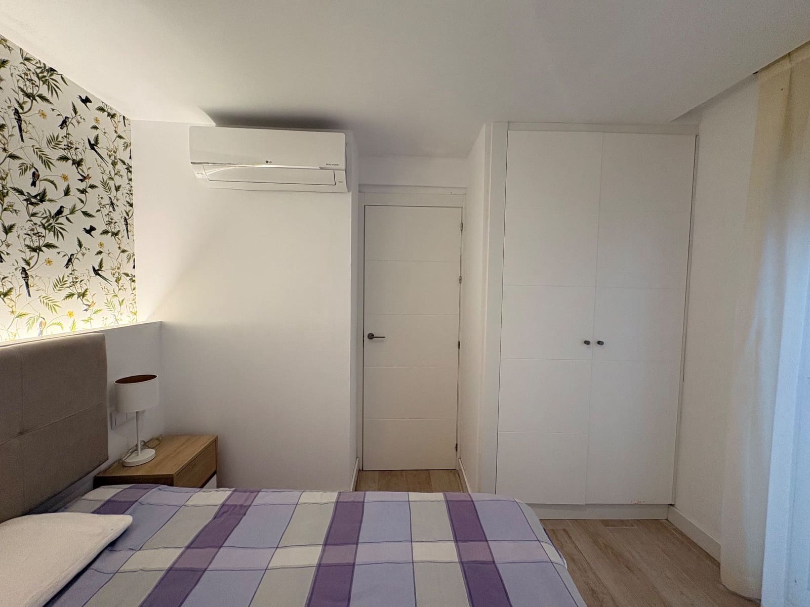 2 bedroom Flat for rent in Torrevieja - € 950 (Ref: 9816973)