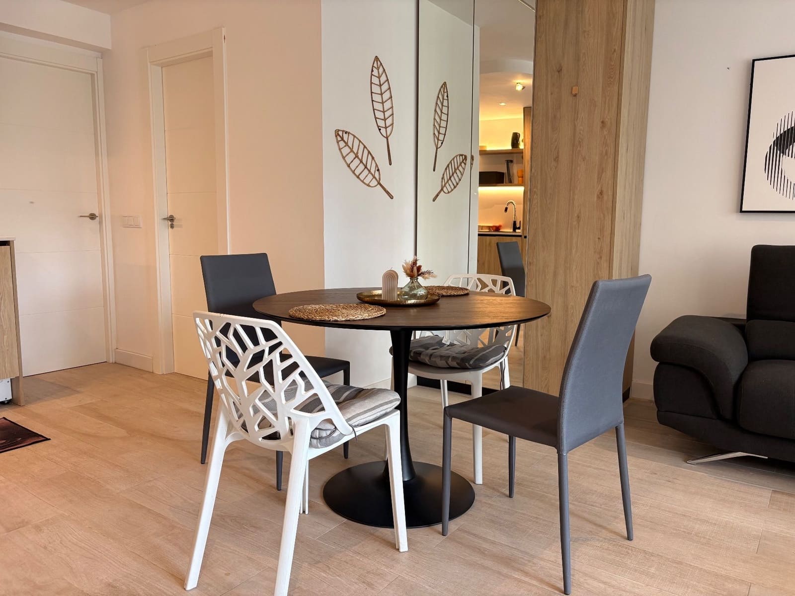 2 bedroom Flat for rent in Torrevieja - € 950 (Ref: 9816973)