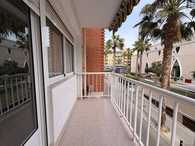 2 soverom Leilighet til leie i Torrevieja - € 950 (Ref: 9816973)
