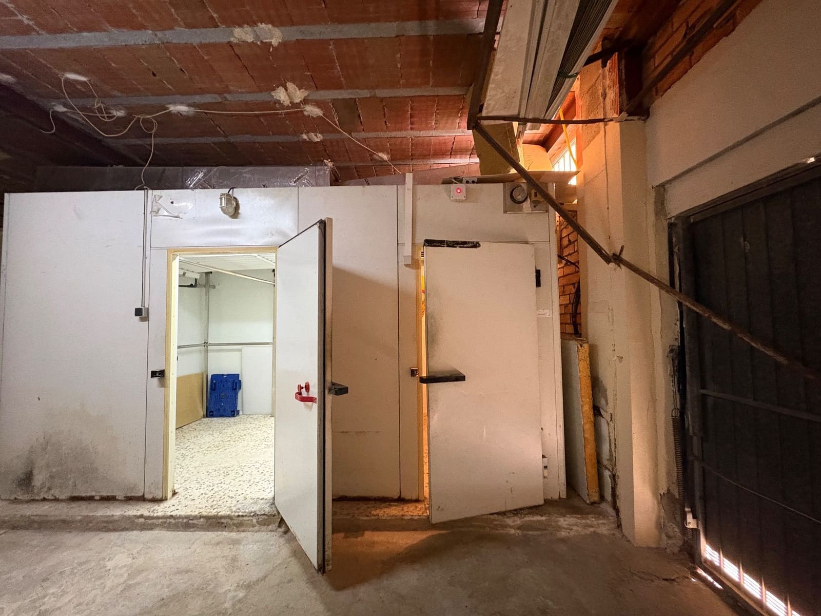 Kommersiell til leie i Torre de la Horadada - € 1 400 (Ref: 9819879)