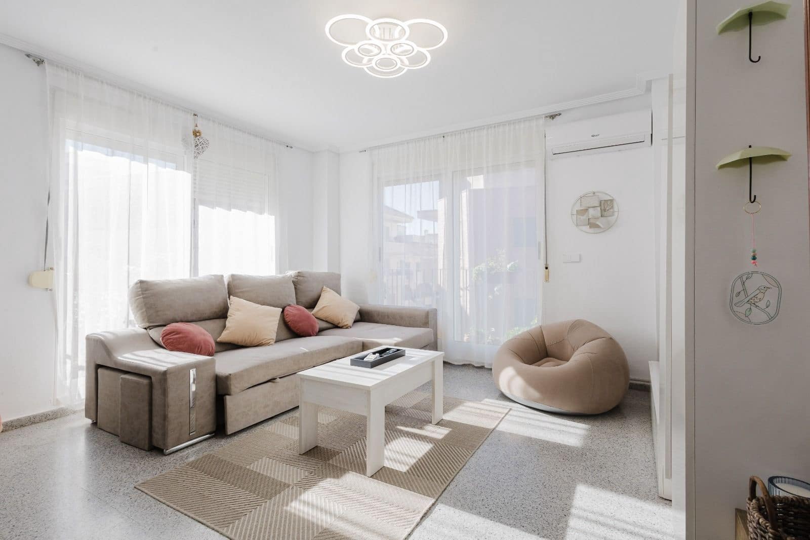 4 soverom Leilighet til leie i San Miguel de Salinas med garasje - € 950 (Ref: 9819880)