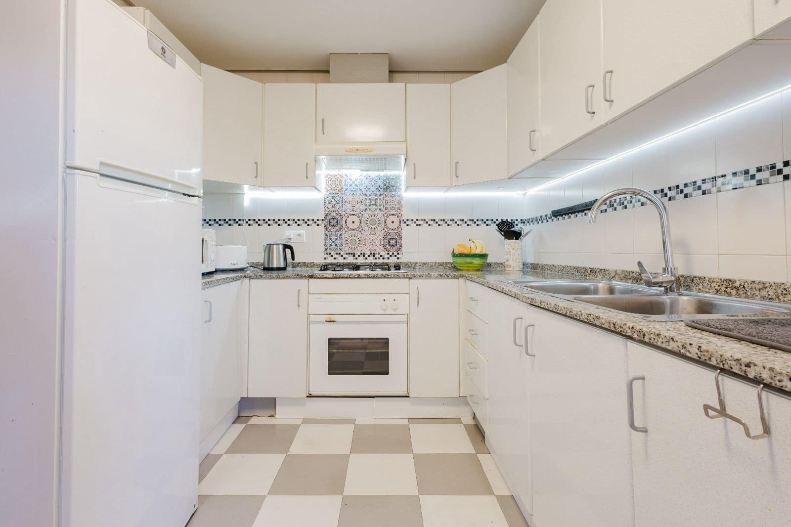 4 soverom Leilighet til leie i San Miguel de Salinas med garasje - € 950 (Ref: 9819880)