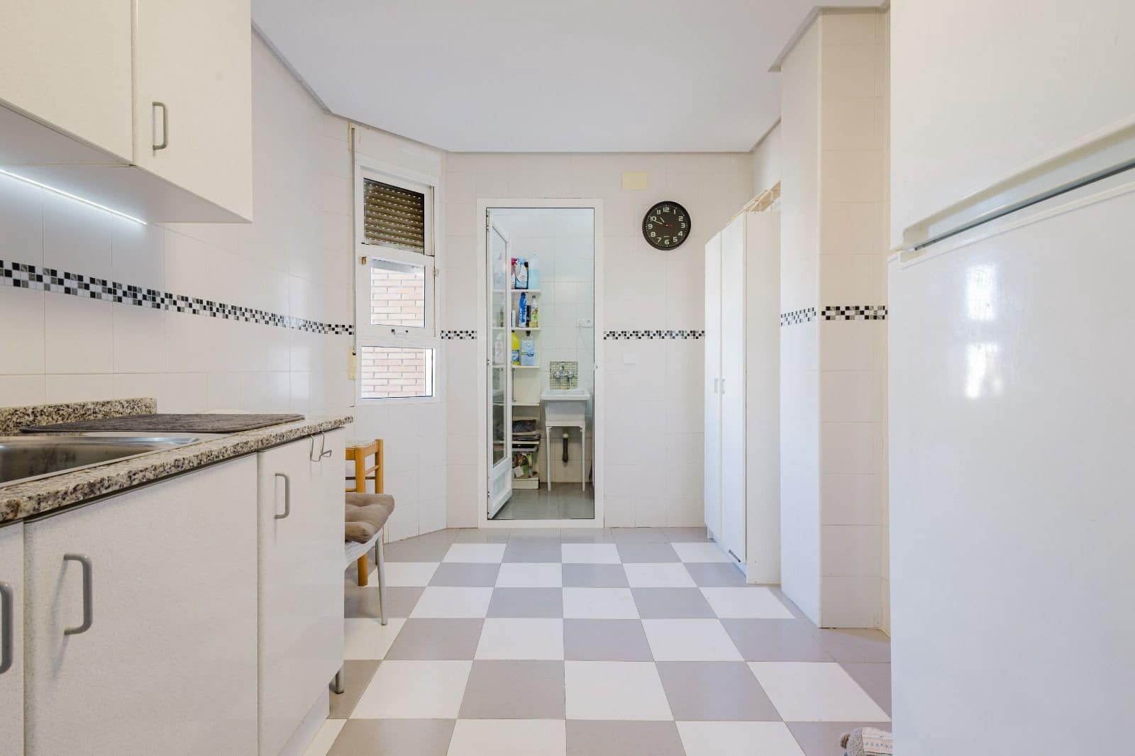 4 soverom Leilighet til leie i San Miguel de Salinas med garasje - € 950 (Ref: 9819880)