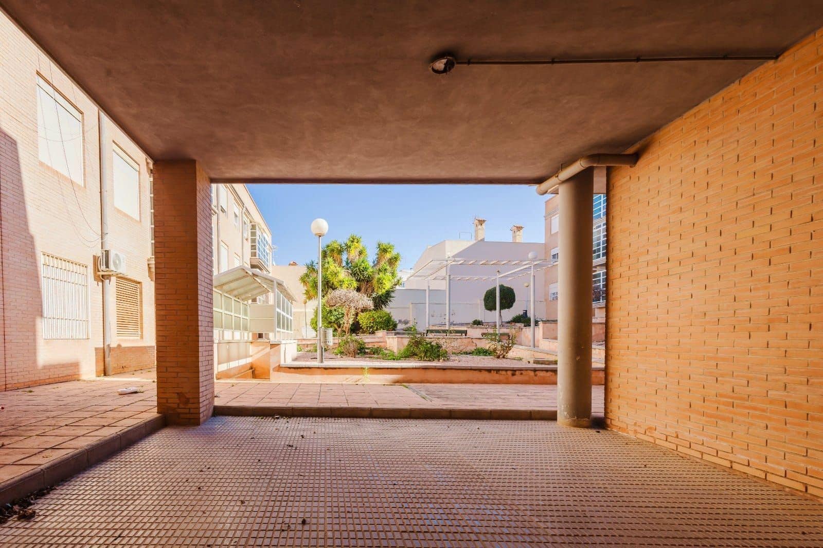 4 soverom Leilighet til leie i San Miguel de Salinas med garasje - € 950 (Ref: 9819880)
