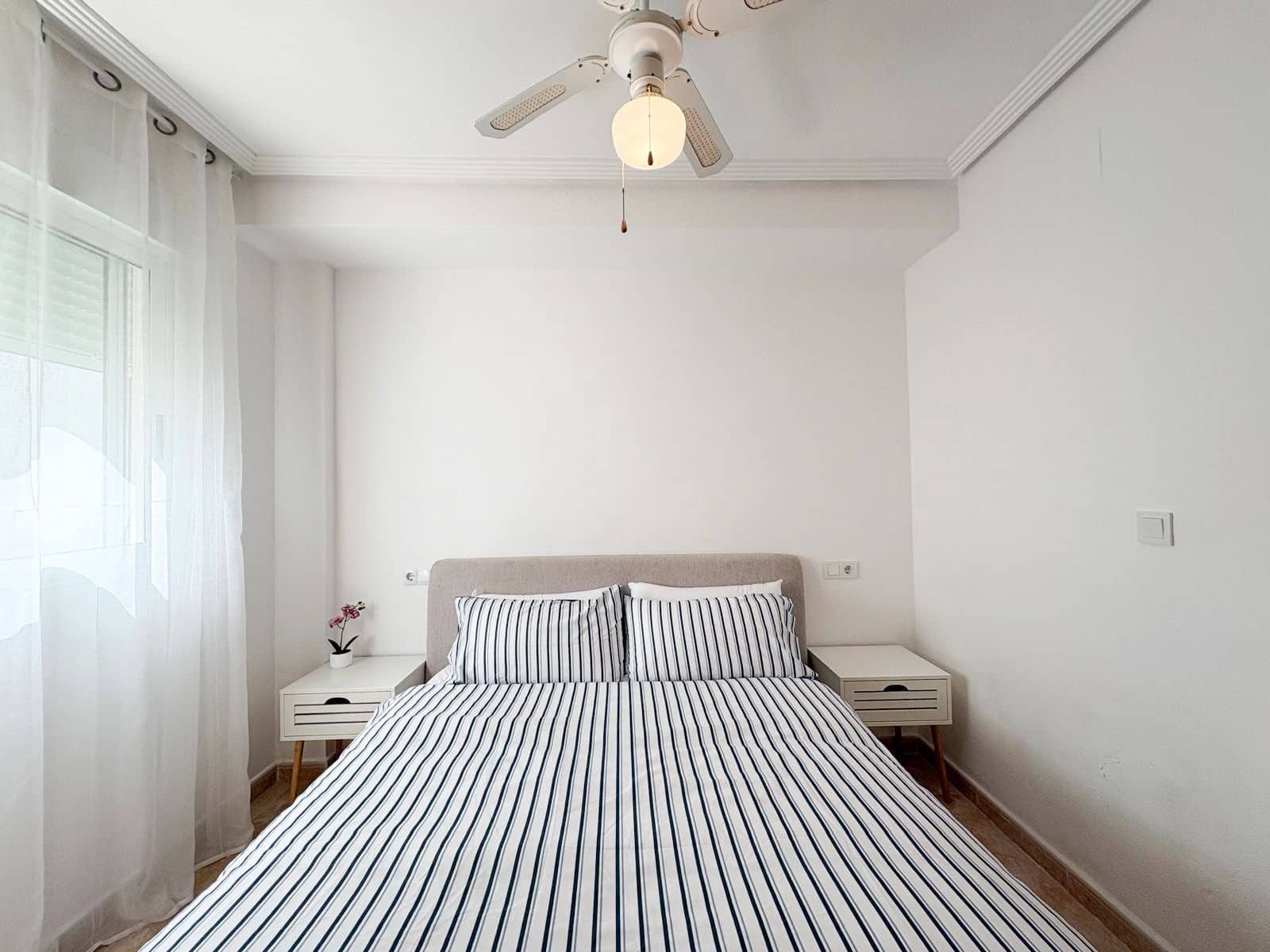 2 soverom Leilighet til leie i Orihuela Costa med svømmebasseng - € 950 (Ref: 9819881)