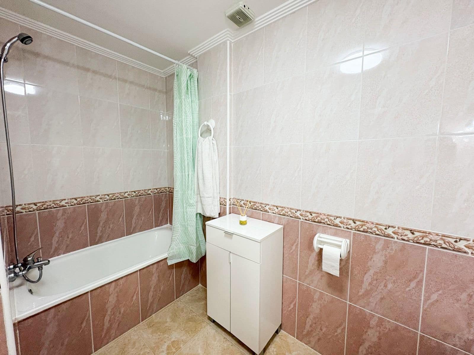 2 soverom Leilighet til leie i Orihuela Costa med svømmebasseng - € 950 (Ref: 9819881)
