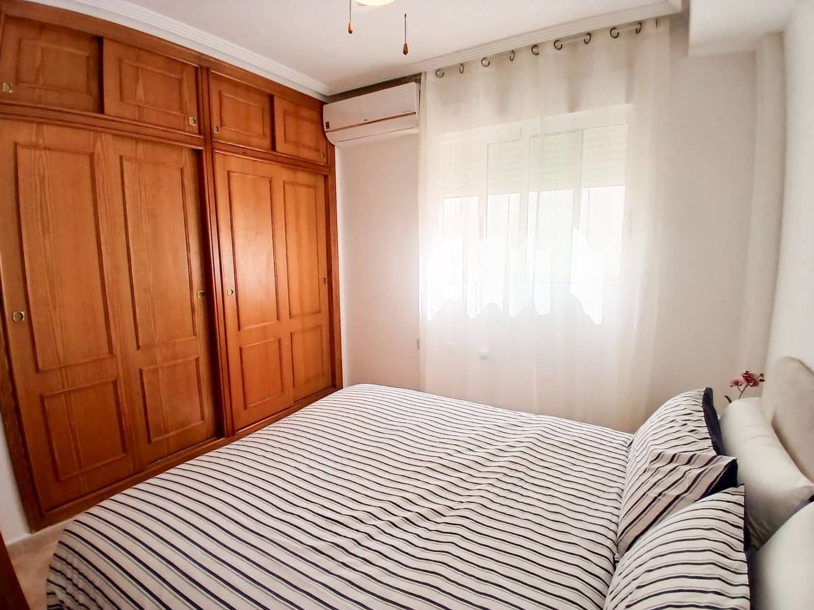 2 soverom Leilighet til leie i Orihuela Costa med svømmebasseng - € 950 (Ref: 9819881)