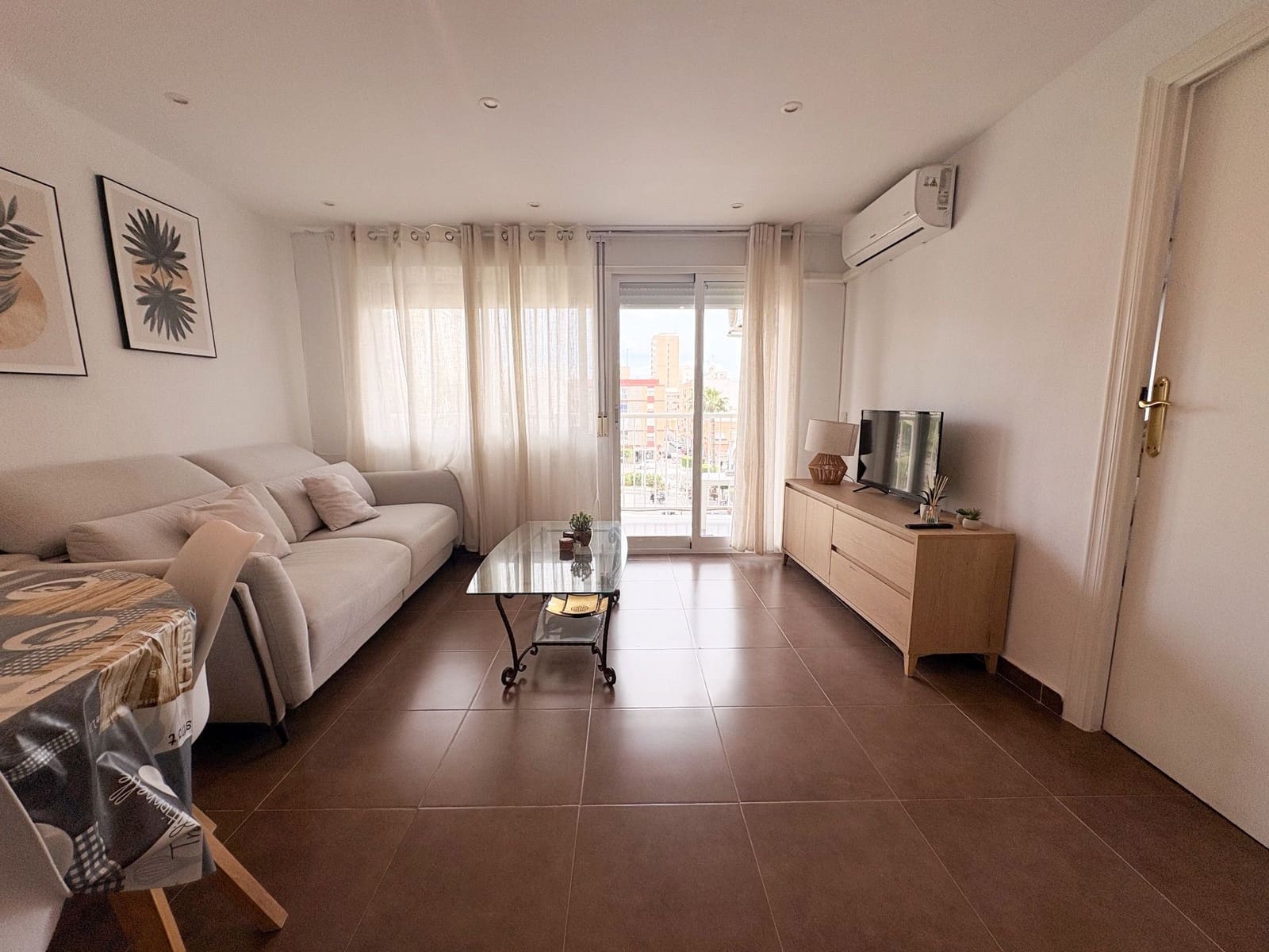 2 quarto Apartamento para arrendar em Torrevieja - 900 € (Ref: 9821795)