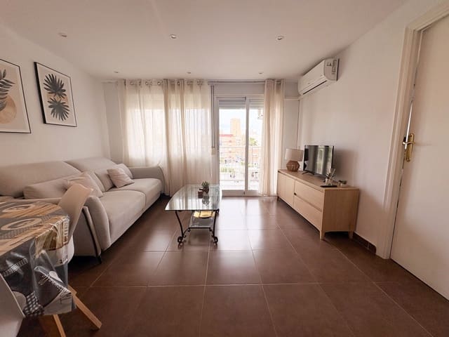 2 slaapkamer Flat te huur in Torrevieja - € 900 (Ref: 9821795)
