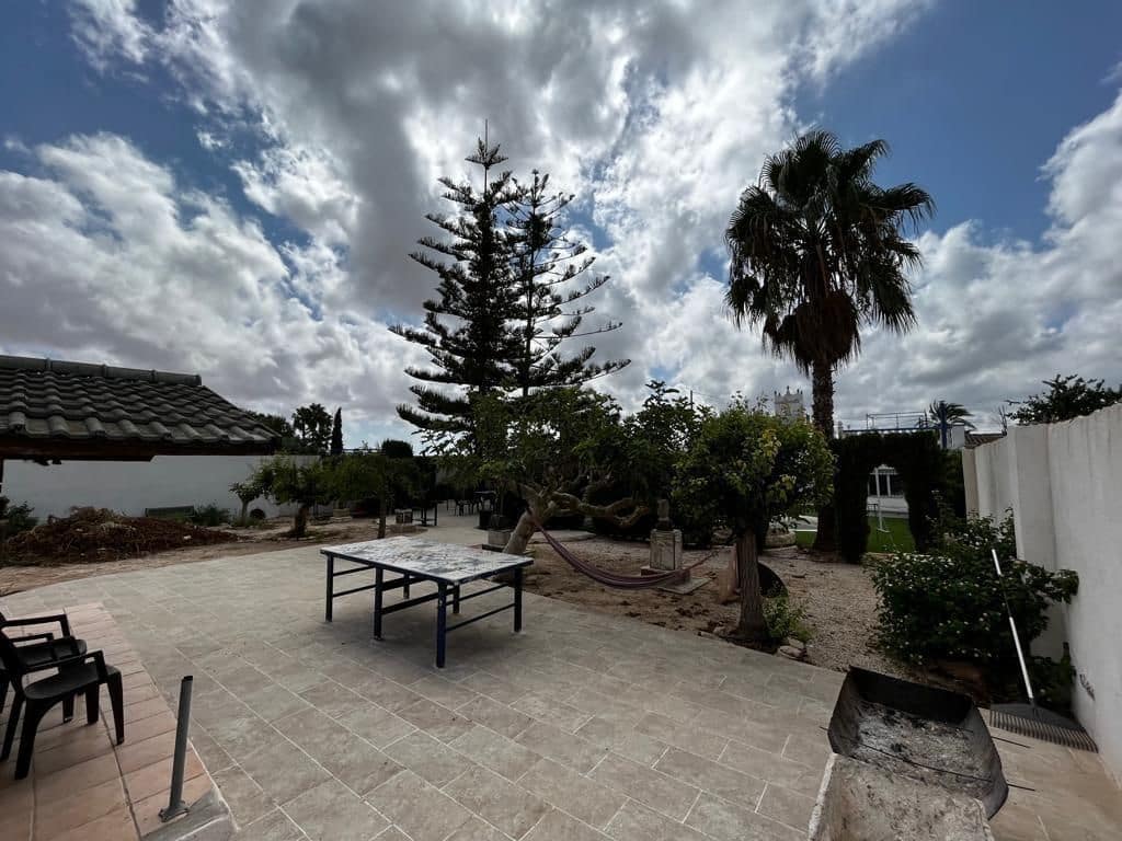 2 bedroom Villa for rent in Los Montesinos with pool garage - € 1,300 (Ref: 9824655)