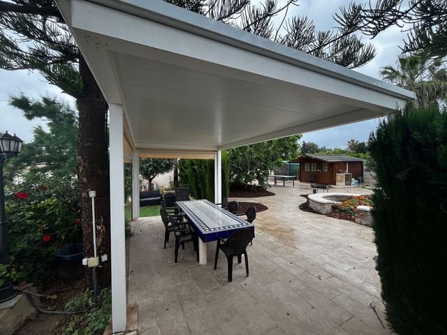 Villa/Maison de 2 chambres à louer à Los Montesinos avec piscine garage - 1 300 € (Ref: 9824655)