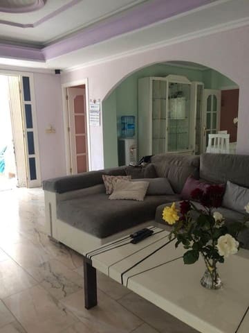 3 slaapkamer Villa te huur in Torrevieja met zwembad - € 2.800 (Ref: 9824656)