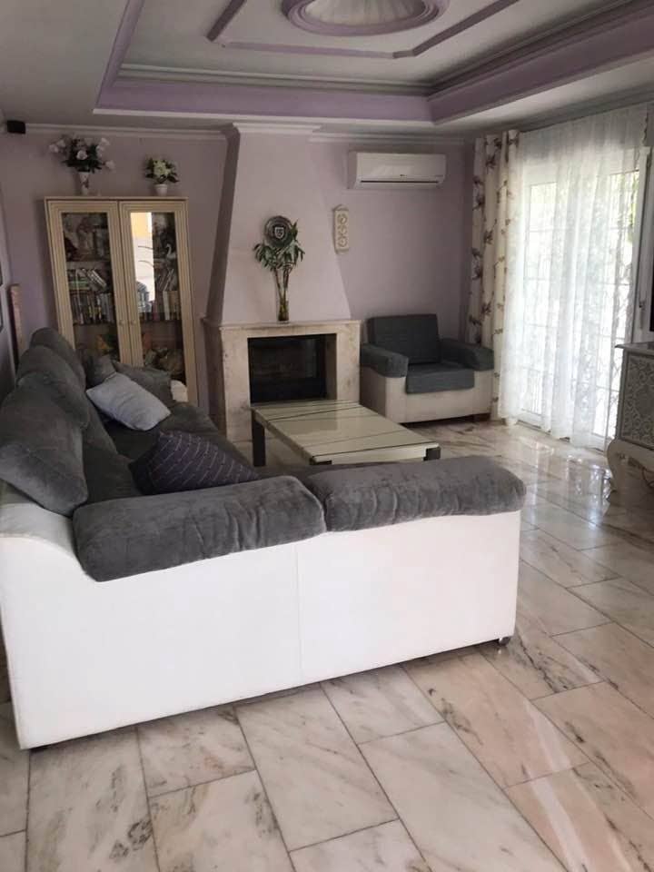 3 bedroom Villa for rent in Torrevieja with pool - € 2,800 (Ref: 9824656)