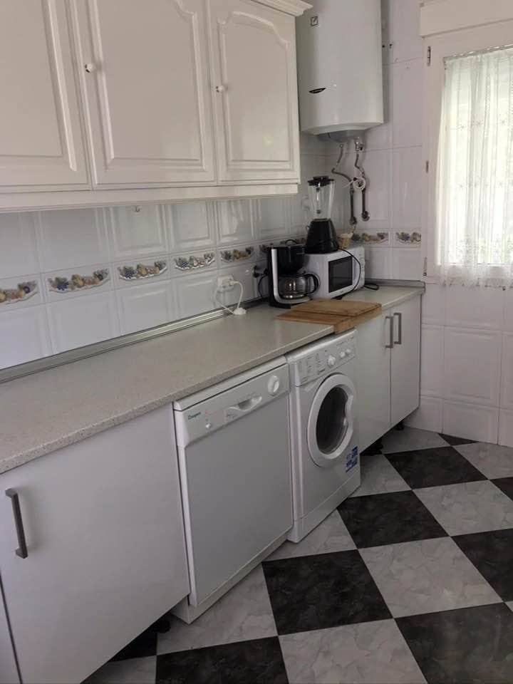 3 bedroom Villa for rent in Torrevieja with pool - € 2,800 (Ref: 9824656)