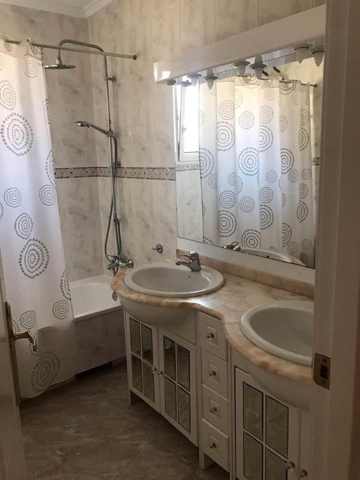 3 bedroom Villa for rent in Torrevieja with pool - € 2,800 (Ref: 9824656)