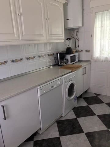 3 slaapkamer Villa te huur in Torrevieja met zwembad - € 2.800 (Ref: 9824656)