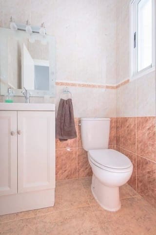 3 slaapkamer Villa te huur in Torrevieja met zwembad garage - € 1.300 (Ref: 9828247)