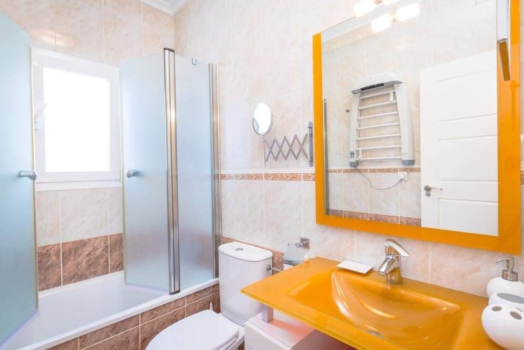 3 bedroom Villa for rent in Torrevieja with pool garage - € 1,300 (Ref: 9828247)