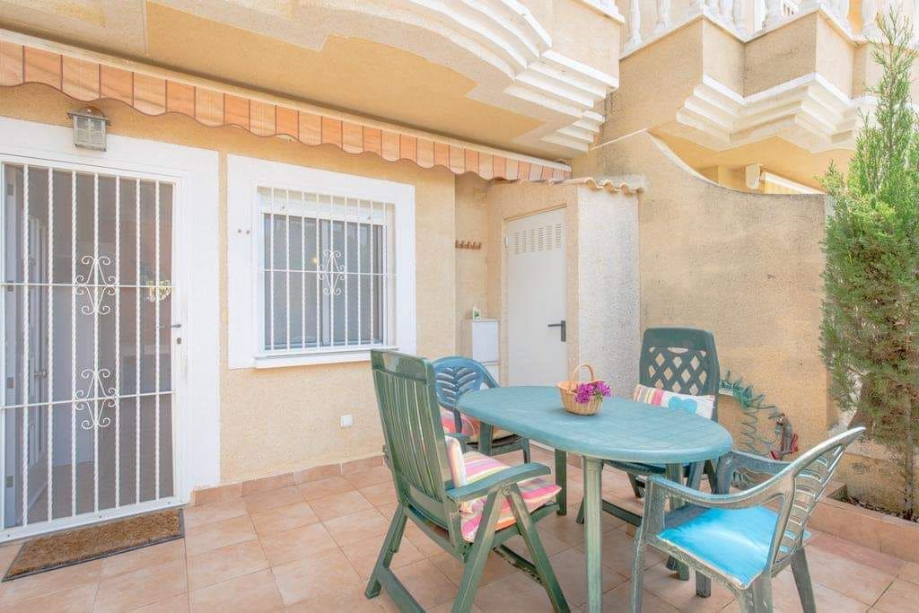 3 bedroom Villa for rent in Torrevieja with pool garage - € 1,300 (Ref: 9828247)