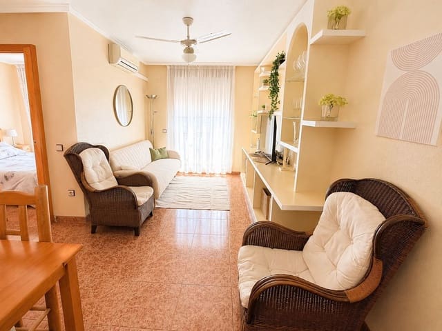 2 Zimmer Wohnung zu vermieten in Torrevieja mit Pool - 850 € (Ref: 9835165)
