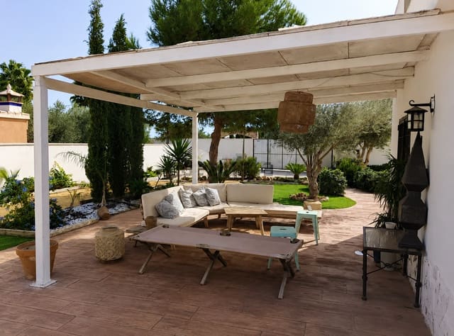 Finca/Casa Rural de 3 habitaciones en San Miguel de Salinas en alquiler con piscina garaje - 1.800 € (Ref: 9838874)