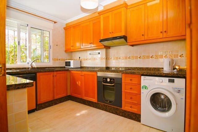 Villa/Maison Semi-Mitoyenne de 2 chambres à louer à Pilar de la Horadada avec piscine - 1 500 € (Ref: 9838875)