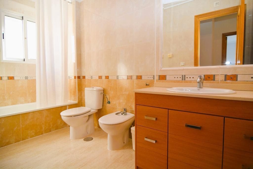 2 bedroom Semi-detached Villa for rent in Pilar de la Horadada with pool - € 1,500 (Ref: 9838875)