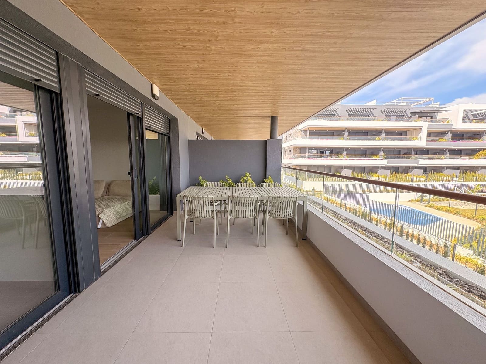 2 sypialnia Mieszkanie do wynajęcia w Torrevieja z basenem garażem - 2 200 € (Ref: 9850968)