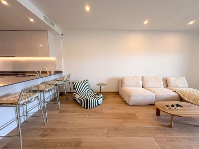 2 sypialnia Mieszkanie do wynajęcia w Torrevieja z basenem garażem - 2 200 € (Ref: 9850968)