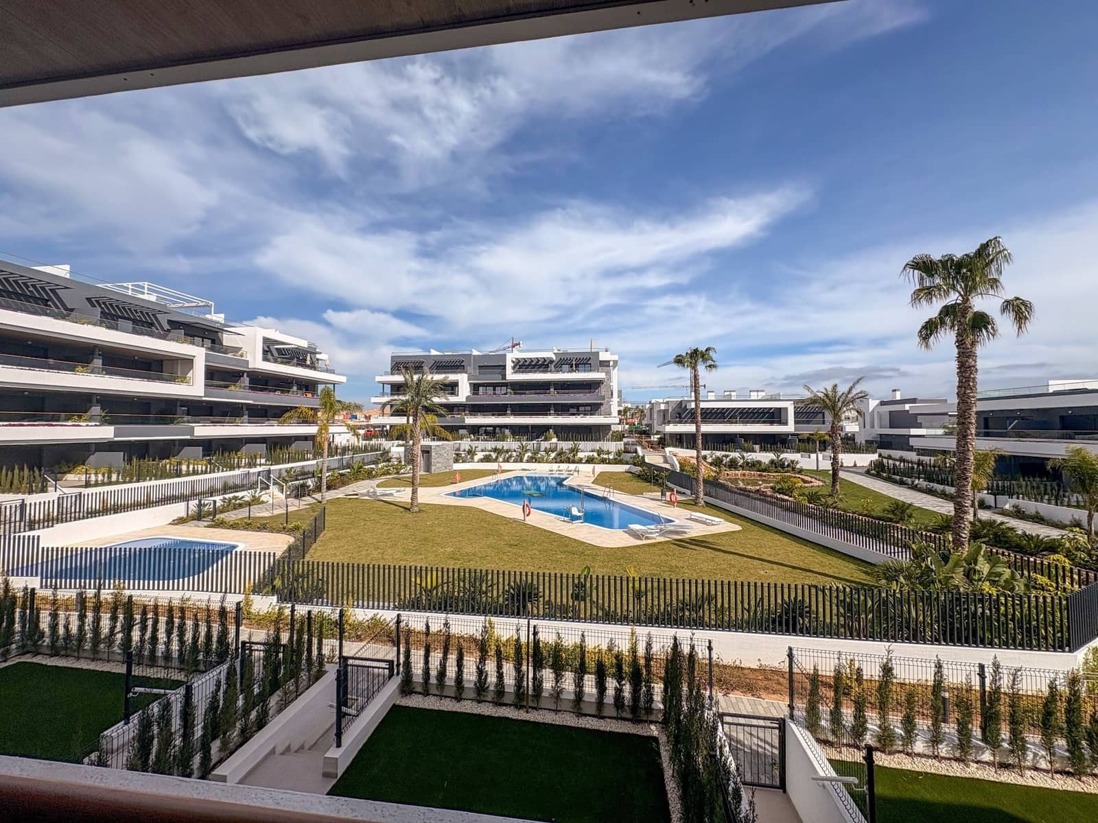 2 sypialnia Mieszkanie do wynajęcia w Torrevieja z basenem garażem - 2 200 € (Ref: 9850968)