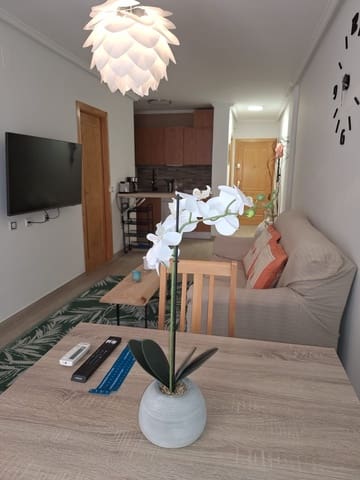 2 bedroom Flat for rent in Torrevieja with pool - € 950 (Ref: 9850969)