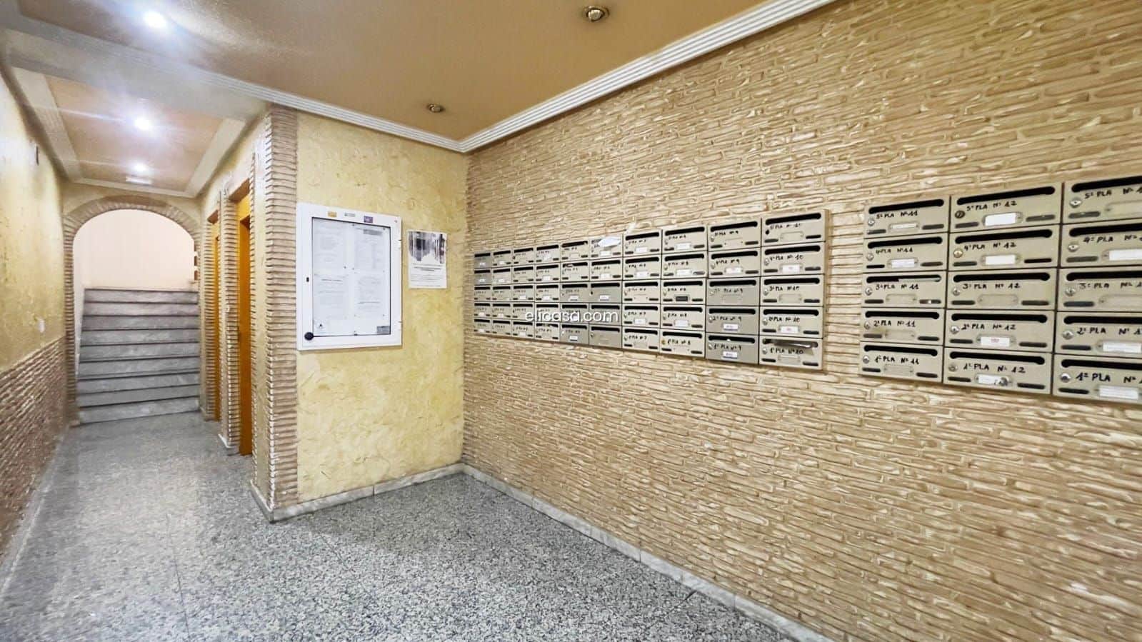 2 bedroom Flat for rent in Torrevieja with pool - € 950 (Ref: 9850969)