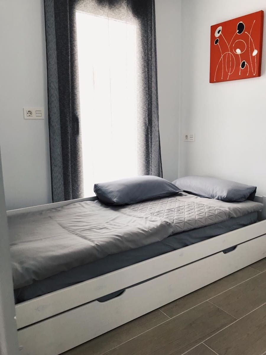 4 bedroom Villa for rent in Pilar de la Horadada with garage - € 2,000 (Ref: 9854869)