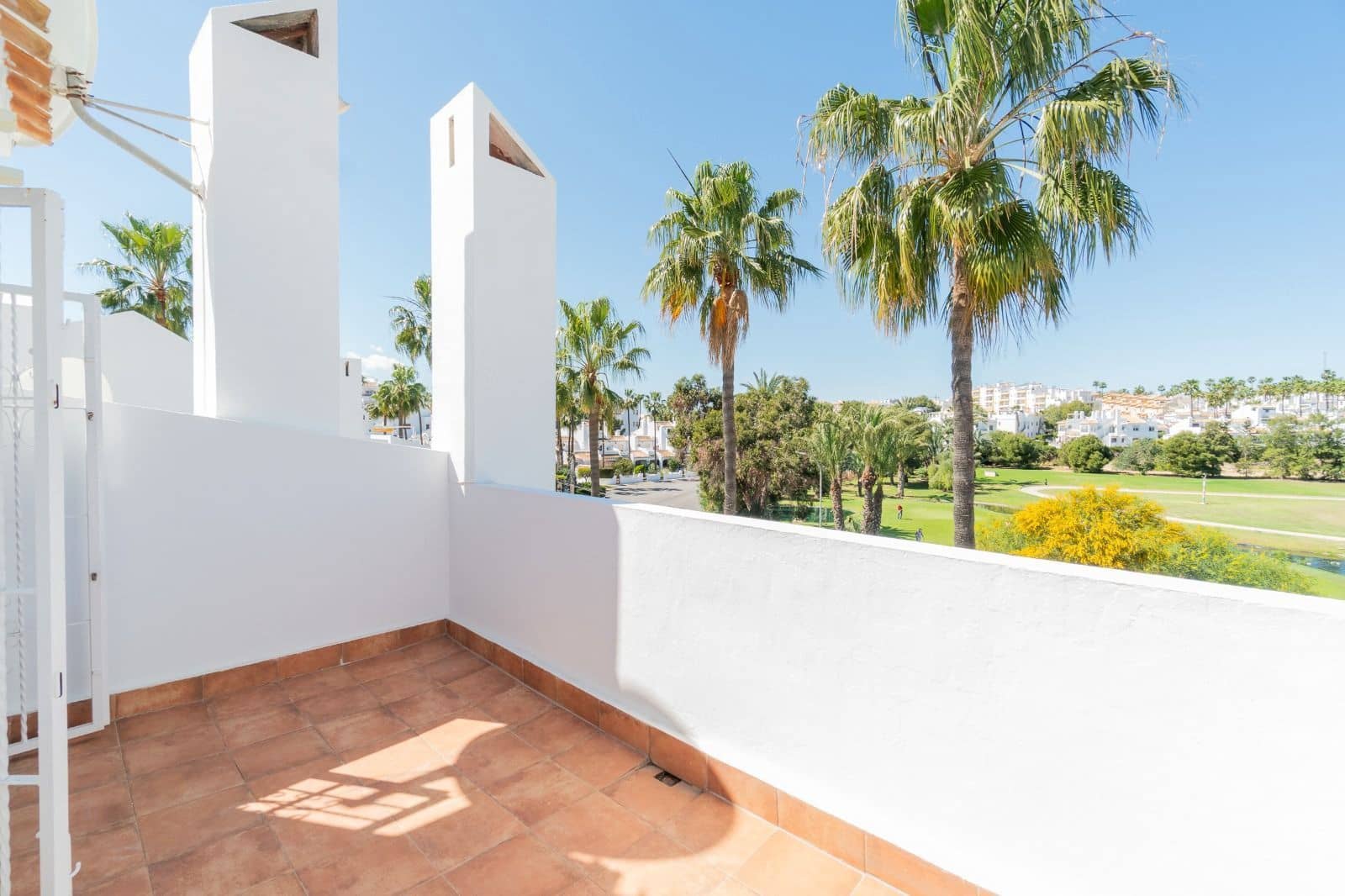 3 soveværelse Semi-Rækkehus til leje i Orihuela Costa med swimmingpool - € 1.800 (Ref: 9858000)