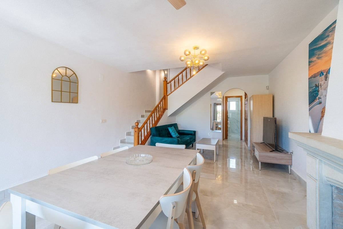 3 soveværelse Semi-Rækkehus til leje i Orihuela Costa med swimmingpool - € 1.800 (Ref: 9858000)