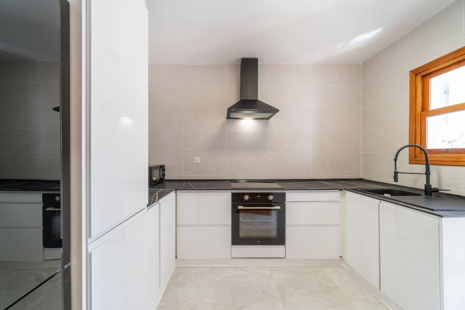 3 soveværelse Semi-Rækkehus til leje i Orihuela Costa med swimmingpool - € 1.800 (Ref: 9858000)