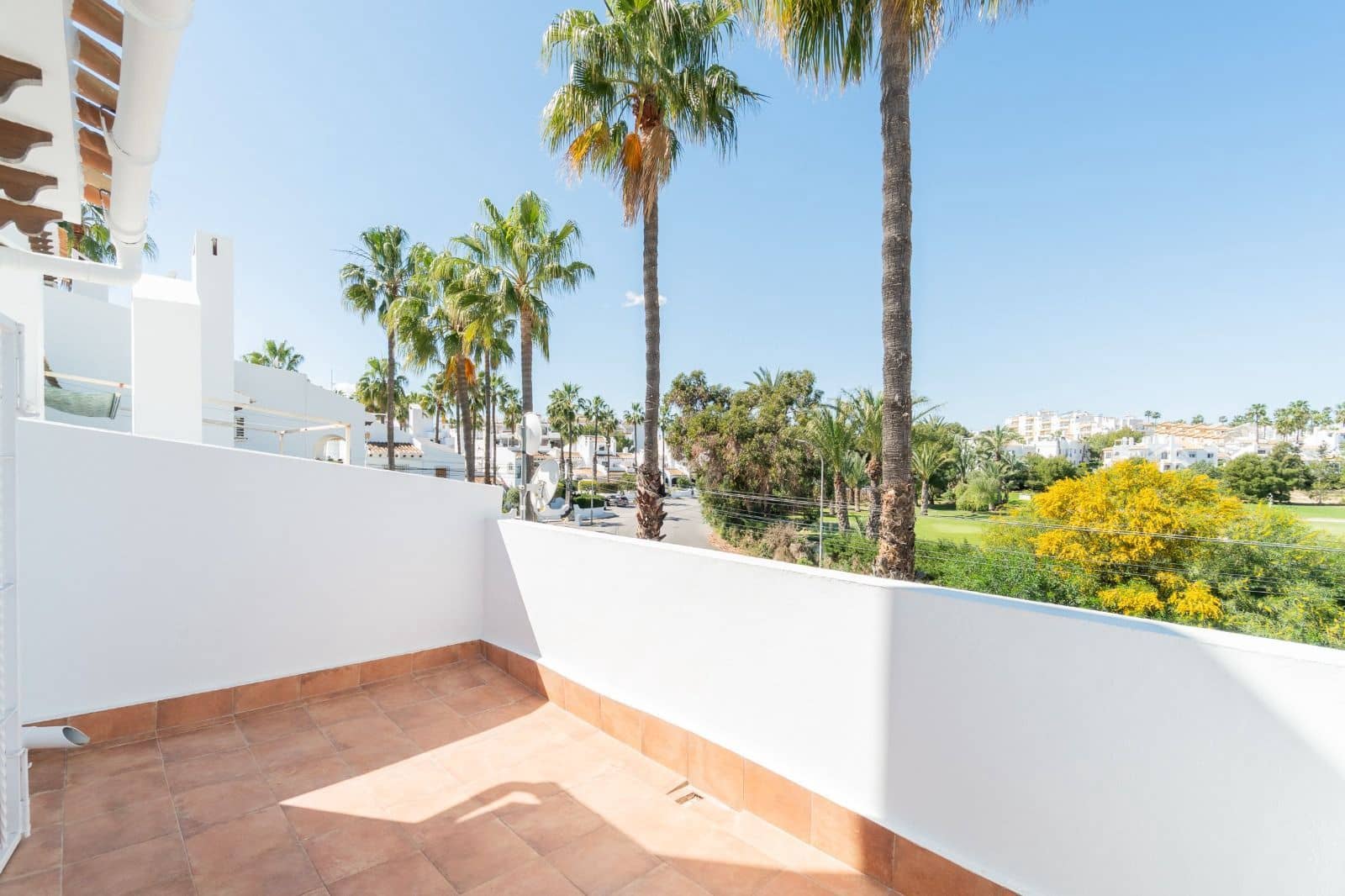 3 soveværelse Semi-Rækkehus til leje i Orihuela Costa med swimmingpool - € 1.800 (Ref: 9858000)