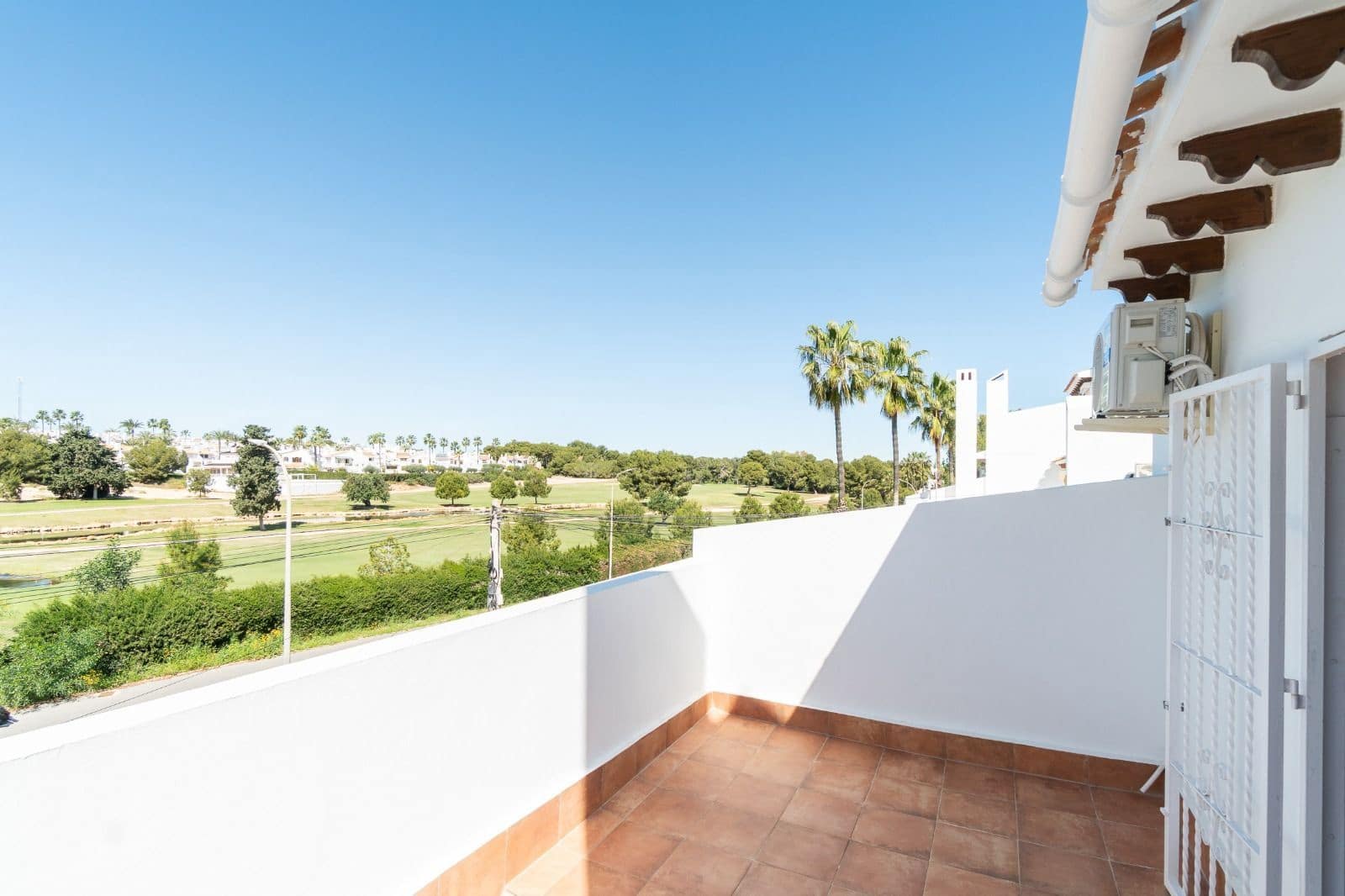 3 soveværelse Semi-Rækkehus til leje i Orihuela Costa med swimmingpool - € 1.800 (Ref: 9858000)