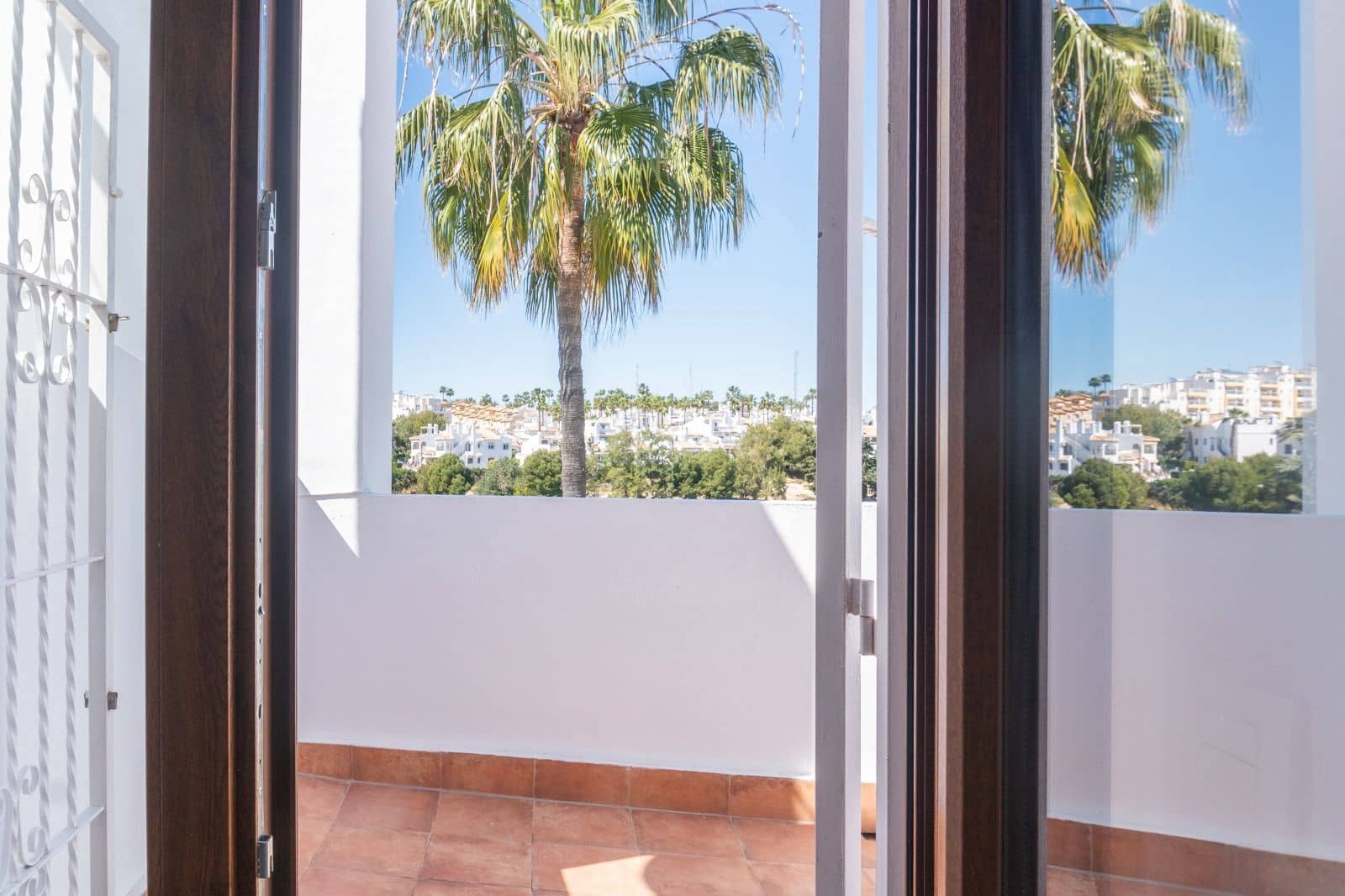 3 soveværelse Semi-Rækkehus til leje i Orihuela Costa med swimmingpool - € 1.800 (Ref: 9858000)