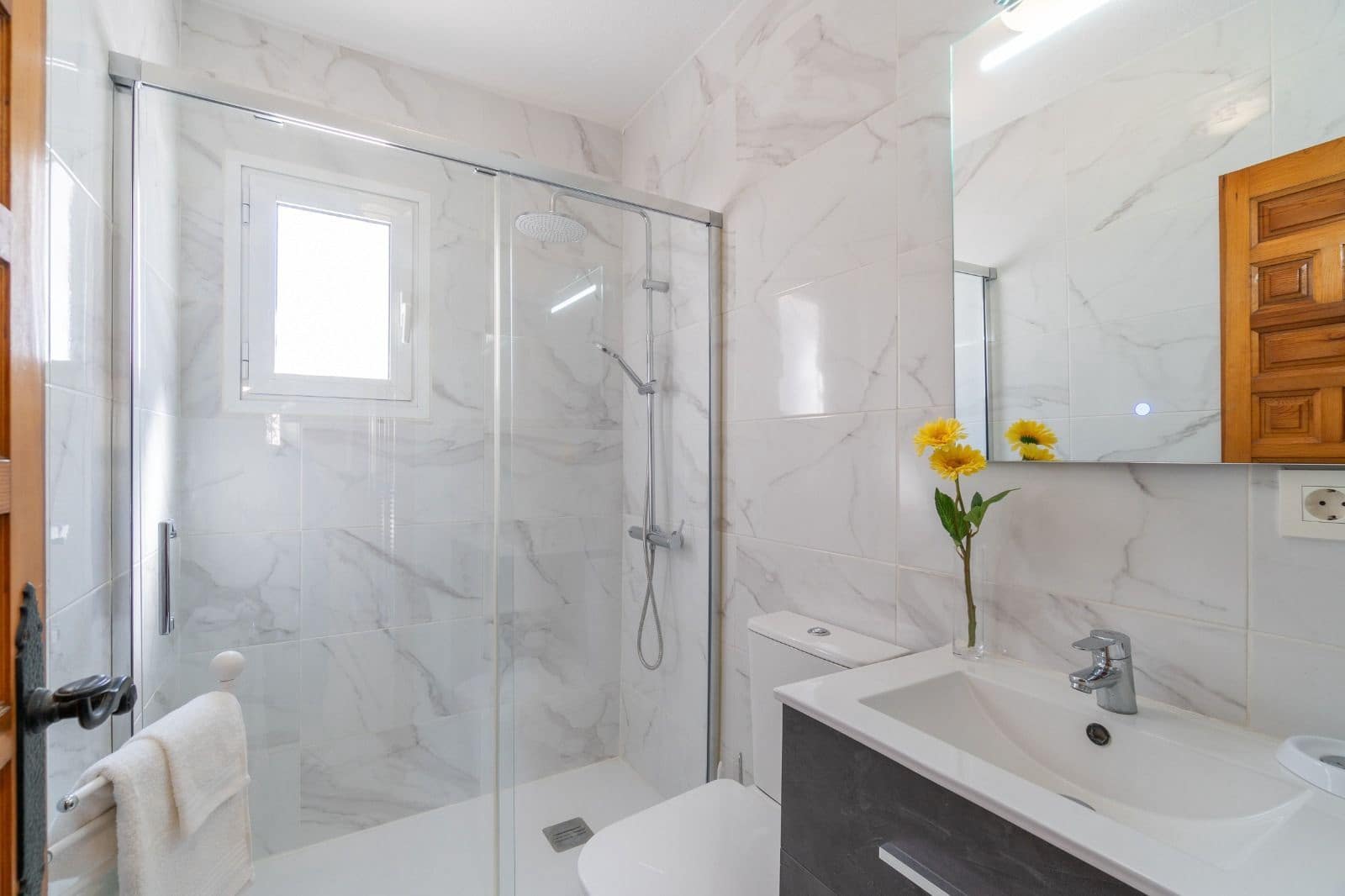 3 soveværelse Semi-Rækkehus til leje i Orihuela Costa med swimmingpool - € 1.800 (Ref: 9858000)