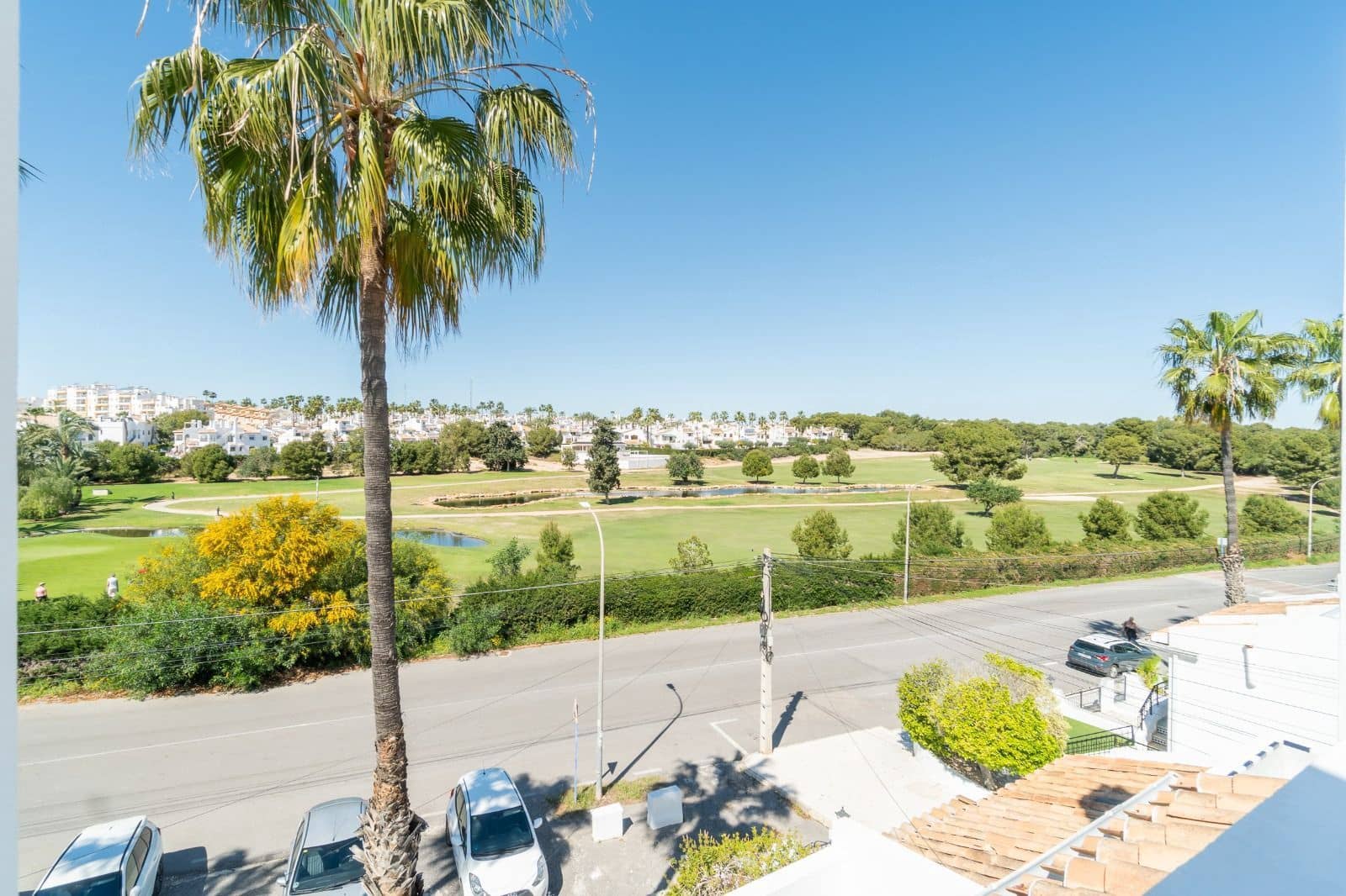 3 soveværelse Semi-Rækkehus til leje i Orihuela Costa med swimmingpool - € 1.800 (Ref: 9858000)