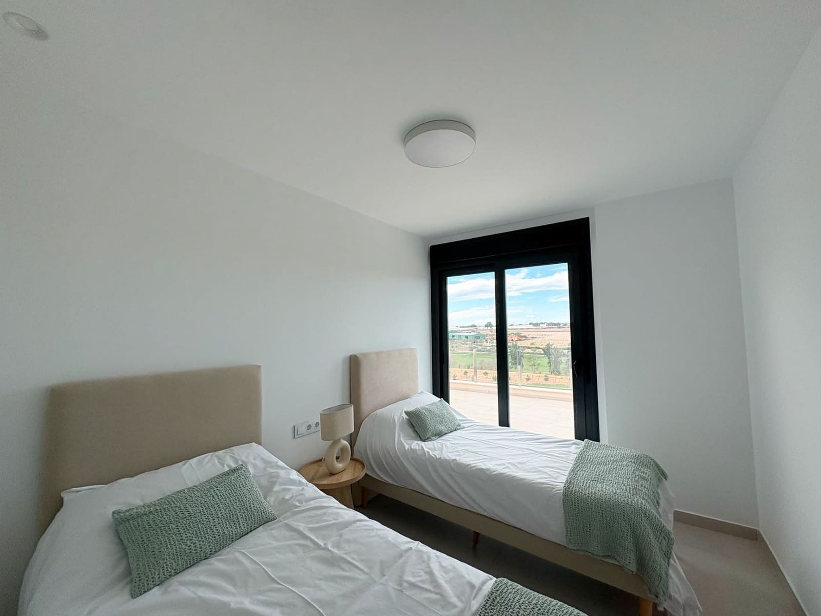 2 bedroom Flat for rent in Pilar de la Horadada with pool garage - € 2,500 (Ref: 9861516)